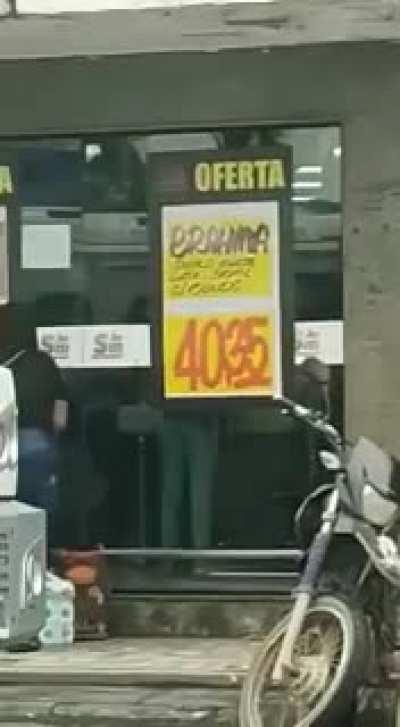 Segurança fortemente armado