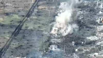 RU pov: Combined tank and drone POV of assault on Pervomayskoye near Avdiivka
