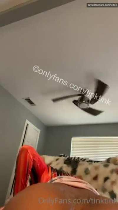 Ass moving like it's tryna escape