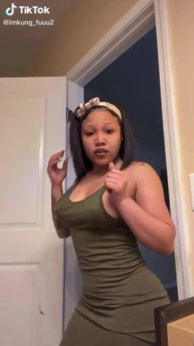 Just Look at the tits 😩💦💦