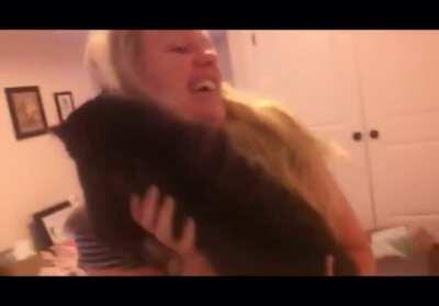 HuMaNs TrIeS tO FeEd CaT tO tHeIr DeMoN sTaRfIsH