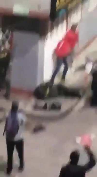 Cuando los 'vándalos' tienen más compasión que los servidores públicos