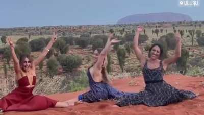 Zima Andersons Sideboob is on another level