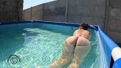 Strong Farts Jacuzzi Bare Ass Naked In Pool 