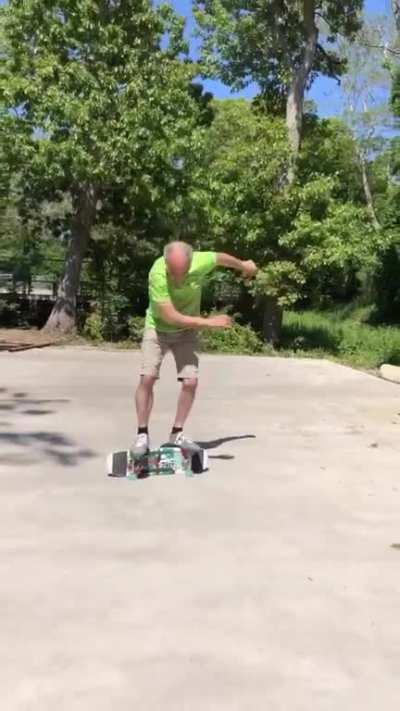 This guy can rock a freestyle skateboard!