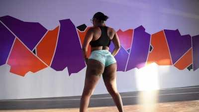 The best ass shaker in ATL