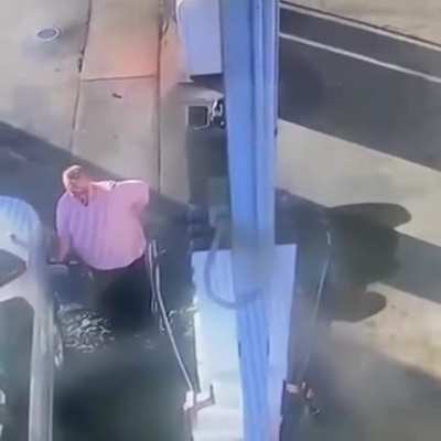 How can anyone NOT notice they aren't putting gas in their car for this long?!?