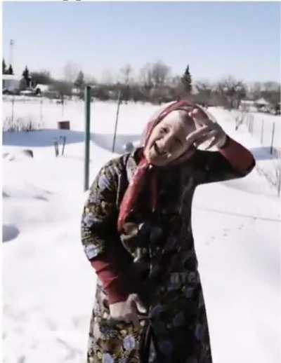 Dancing 🕺🕺🕺 Granny 😀😀