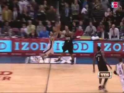 [Highlight] Devin Harris with the yeet from half court to beat the Sixers at the buzzer