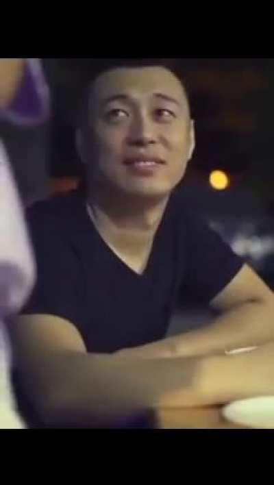 С субтитрами.