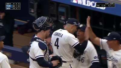 [Highlight] [Highlight] Bo Bichette gets thrown out at home after Carlos Correa backs up Jorge Polanco.