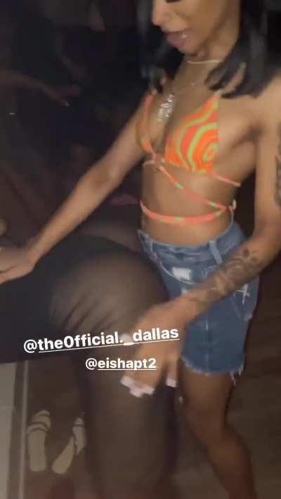 Eisha twerking on girl 😍