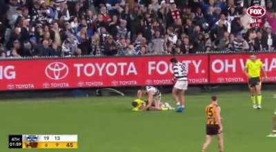 Jeremy Cameron collides with the Ump. Embraces him.