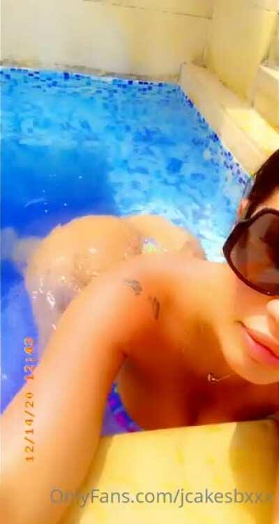 pool twerk pt.2 (something light)