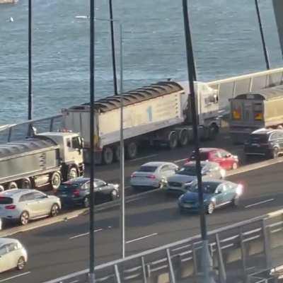 Construction protest on ANZAC bridge