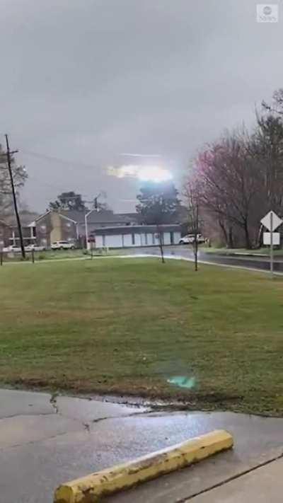 Massive electrical sparks on this powerline