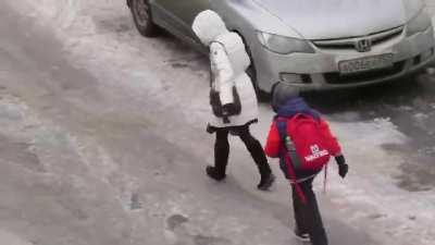 Люблю наблюдать за этой семейкой. Угадайте, кем вырастет этот парень?