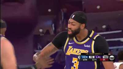 Anthony Davis just wiped his nose