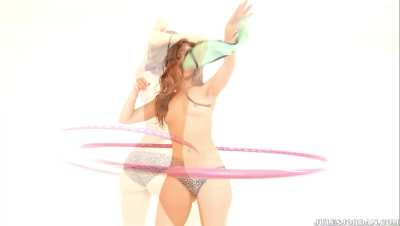 Hips hula hoops😍