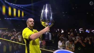 Special word said to complement an EPIC entrance at the ESL CS tournament