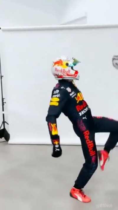 Verstappen has 🅱️ig 🅱️alls