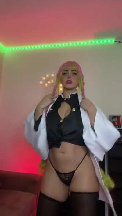 Mitsuri (Demon Slayer) by yisselcosplays