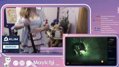 Mayichi, la enfermera tetona