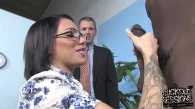 doctor juelz ventura sucks a bbc in front of her patient