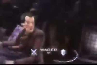 Sonido de tubo de metal cayendo al piso