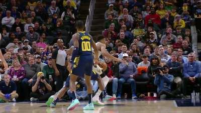 [Highlight] Giannis puts Smith on a POSTER!