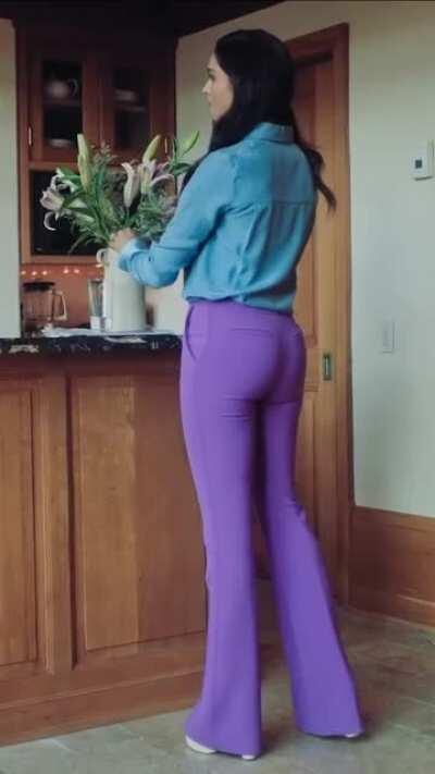 Deepika Padukone’s ASS is the face of the soul of SEX 🍑 Sssssssshhhhhhhh Holy FUCK 🍑👅🍌✊🏻💦 Such Voluptuous Plump Spongy Fluffy Peachy BANGABLE ASS has got my SUPER Exotic Bae Deepika