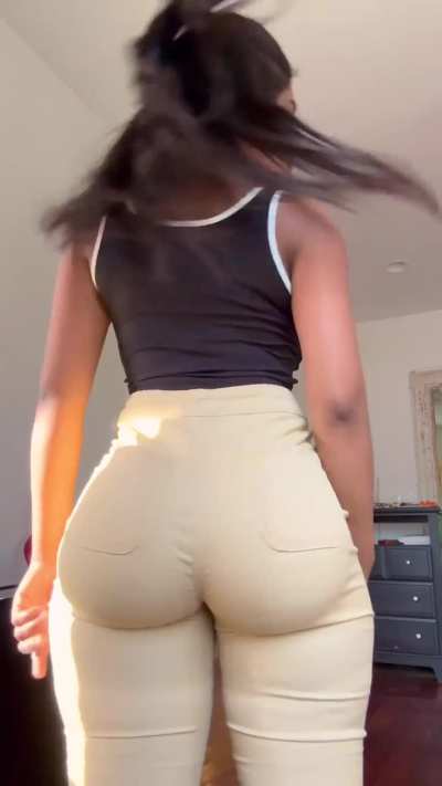 Fat bubble booty 🤤😩🍑