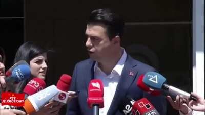 Un Rrot Ti Rrot Ai/Ajo Rrot Ne Rrot Ju Rrot Ata/Ato Rrot