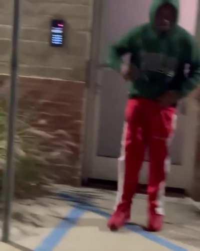 gbogastonn pulls up to Bricc Baby house and piss on it, yall think Bricc Baby finna spin back!?