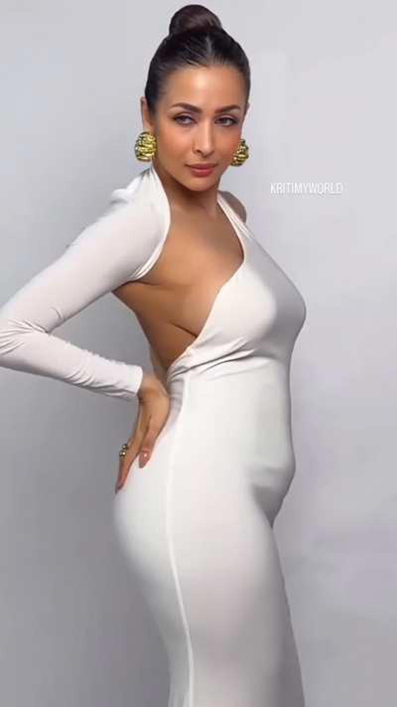 Milf Malaika and her hot side boobs 