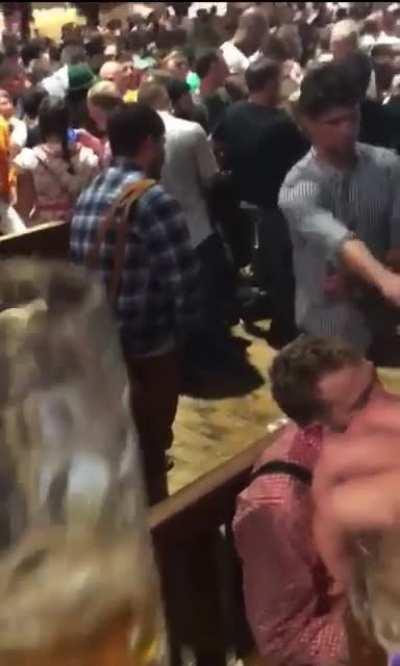 Como es que no lo ven miando no mamen