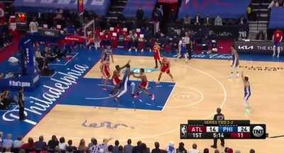 [Highlight] Embiid breaks out the fancy footwork on Capela to bring him to 6-6 from the field