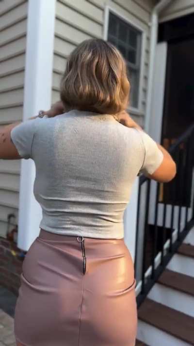 Nora Rose Jean (@omgitsnorarose)