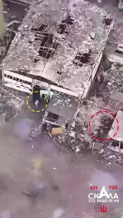 A Ukrainian soldier from the 425th Assault Battalion "Skala" eliminates a Russian assault team in close combat at a mine north of Novohrodivka, narrated clip [October 2024]