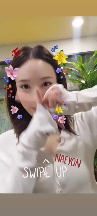 201224 Twicetagram Story Update - Nayeon playing with the 