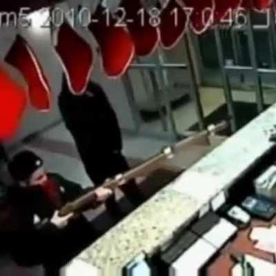 Run thine pockets😳🔴⚫️ 🏴󠁧󠁢󠁥󠁮󠁧󠁿