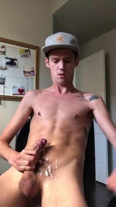 Skater bro jerks out a nice load