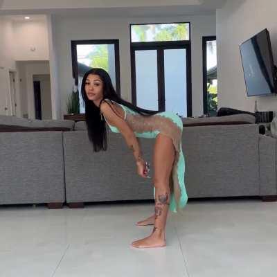 always shakin dat lil ass😩😩😍