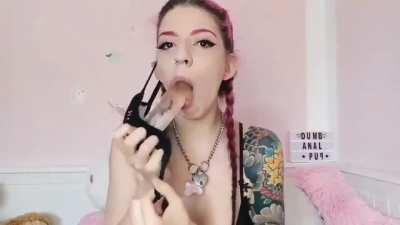 #NoAlBan Alguien tiene mas contenido de ella o sabe quien es?