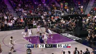 [Highlight] Wembanyama hits the iso step-back midrange jumper