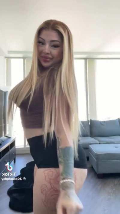 1 or 2 ⁉️ Latina Blonde VS Ebony Blonde Booty