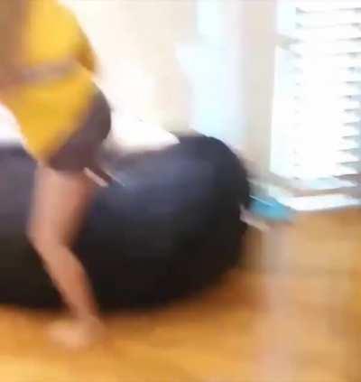 Hyoon in tiny shorts Part 2