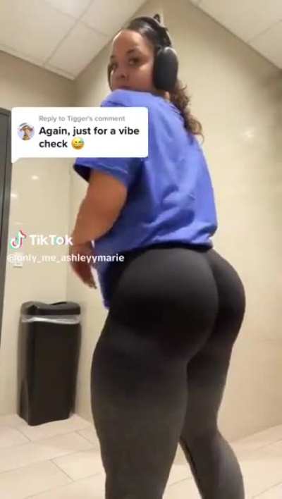 👀🍑