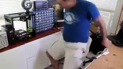 Ну вот как это чудо себя ещё не убило? Он ведь так старается