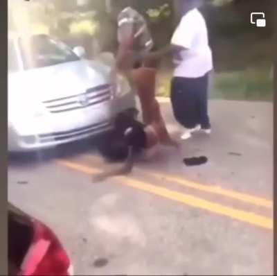 Bitch gets headshotted by Car-Kun